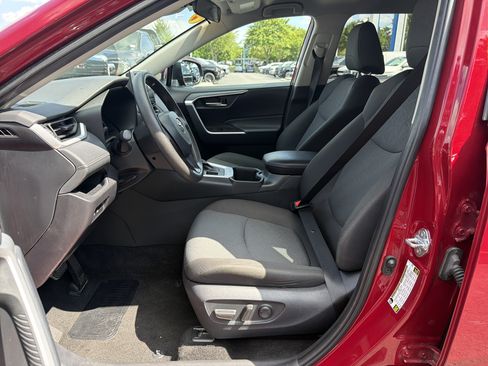 Used 2025 Toyota RAV4 XLE AWD/4WD image 17