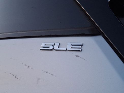 Used 2021 GMC Terrain SLE image 30