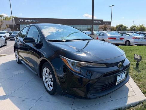 Used 2025 Toyota Corolla LE FWD image 11
