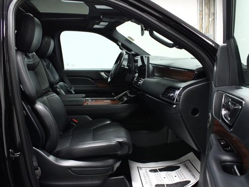 Used 2024 Lincoln Navigator L 4WD image 17