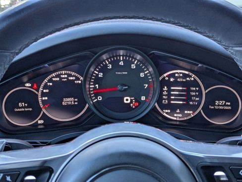 Used 2022 Porsche Cayenne image 16