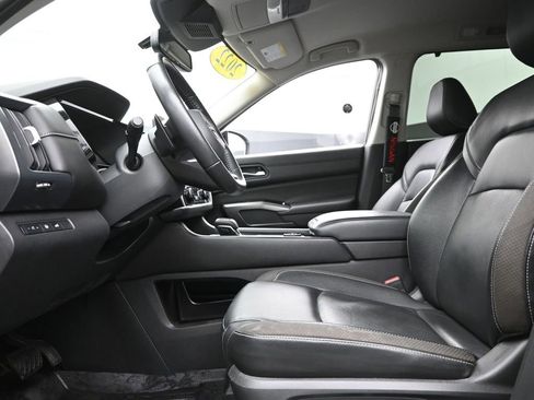 Used 2022 Nissan Pathfinder SL image 17