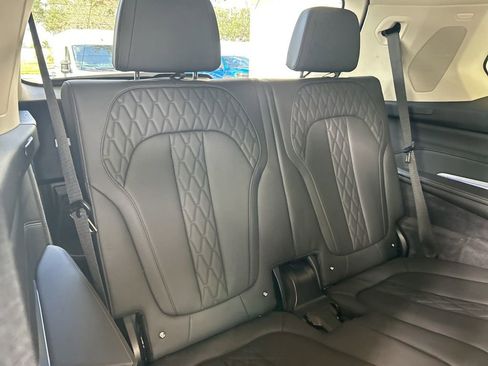 Used 2025 BMW X7 xDrive40i image 29