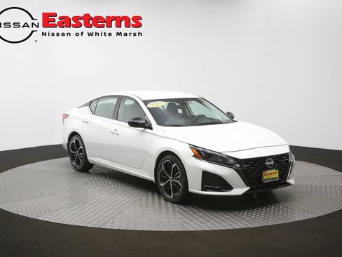 Used 2025 Nissan Altima 2.5 SR FWD image 48