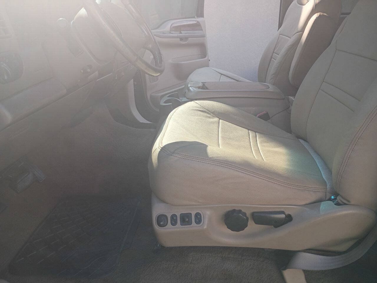 Used 2000 Ford Excursion Limited AWD/4WD image 19