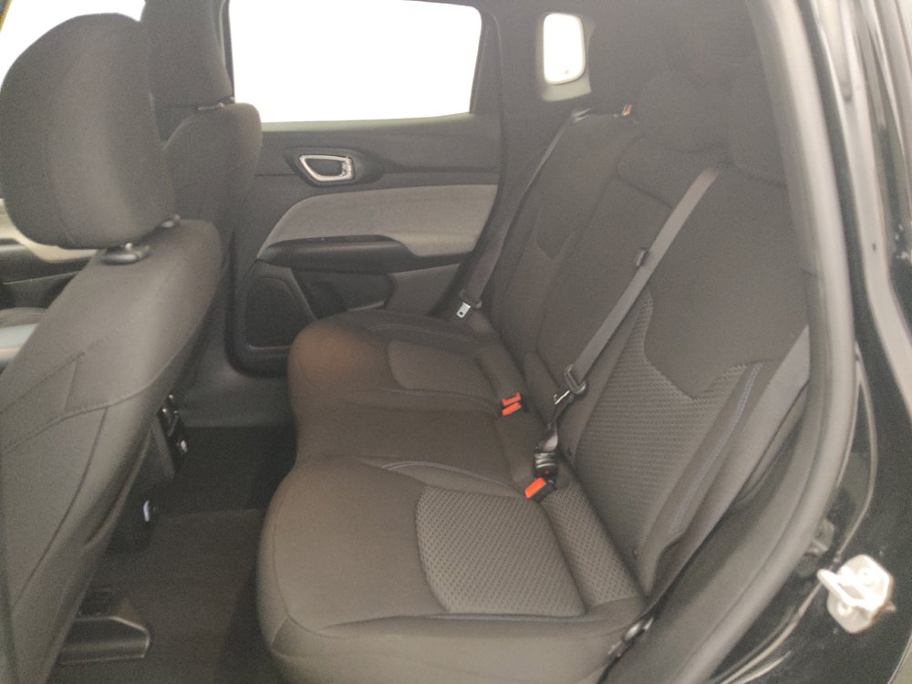 Used 2025 Jeep Compass Sport AWD/4WD image 18