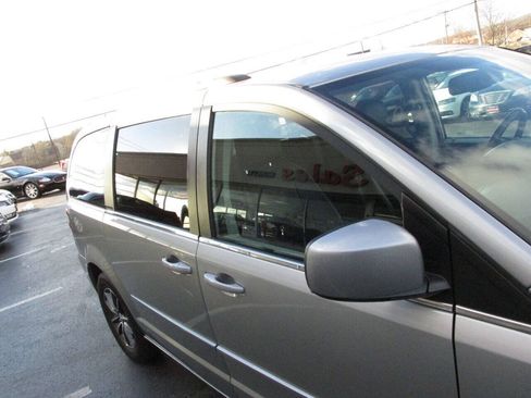Used 2017 Dodge Grand Caravan SXT FWD image 44