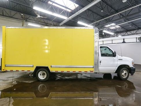 Used 2022 Ford E-350 and Econoline 350 Super Duty w/ Power Windows & Locks Group RWD image 12