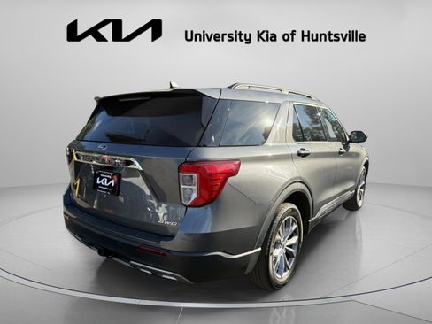 Used 2022 Ford Explorer XLT w/ Equipment Group 202A image 7