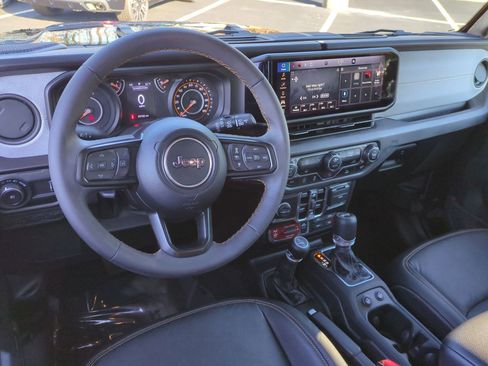 Used 2024 Jeep Wrangler Unlimited Sport image 29