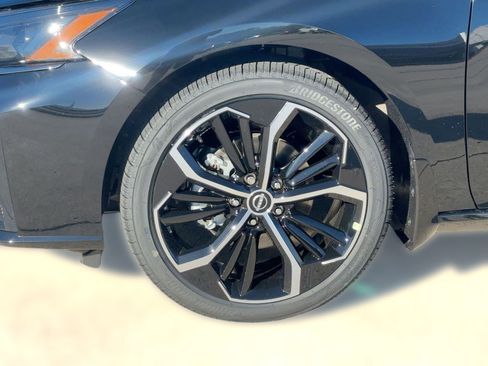 New 2025 Nissan Altima 2.5 SR w/ SR Premium Package image 12