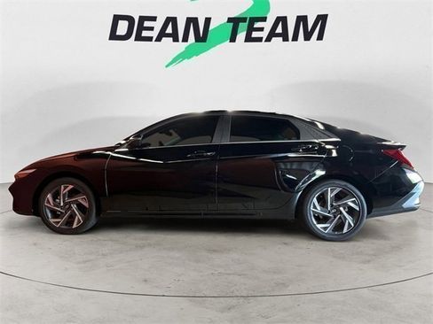 Certified 2025 Hyundai Elantra Limited image 5