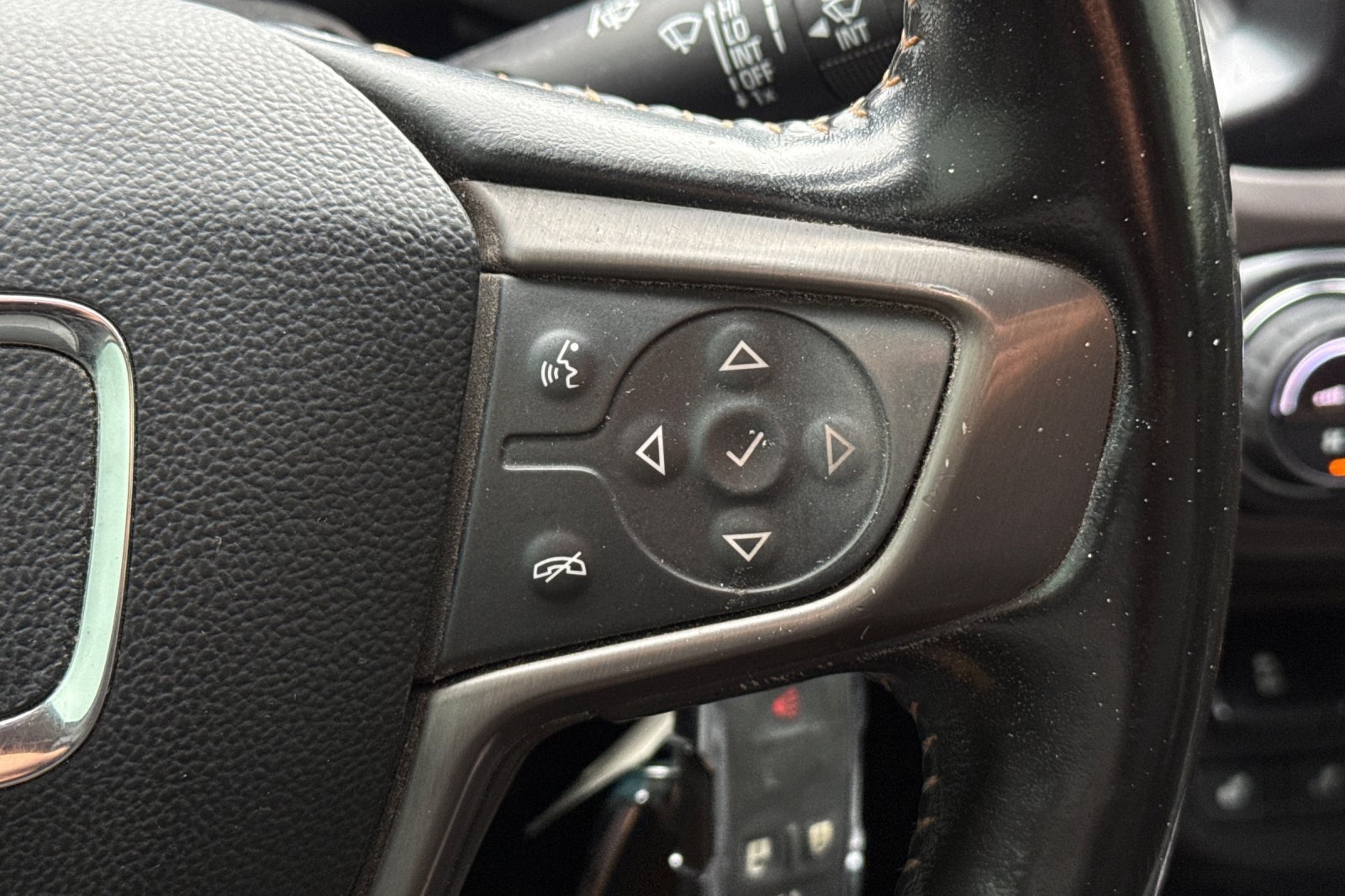 Used 2021 GMC Canyon AT4 w/ Driver Alert Package AWD/4WD image 35