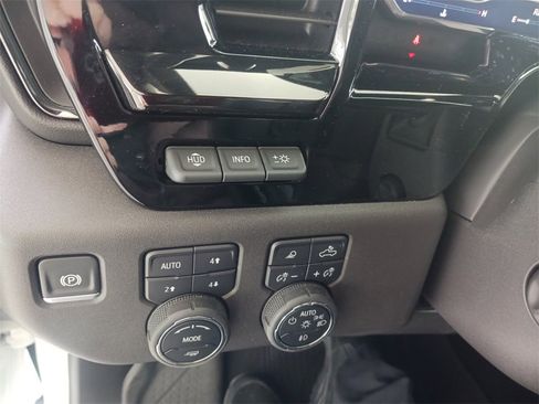 Used 2025 Chevrolet Silverado 1500 ZR2 w/ Technology Package image 39