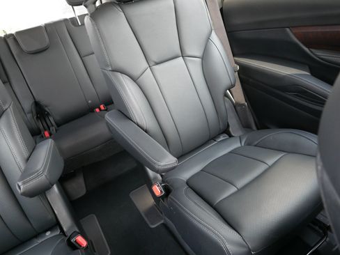 Certified 2025 Subaru Ascent Touring AWD/4WD image 14
