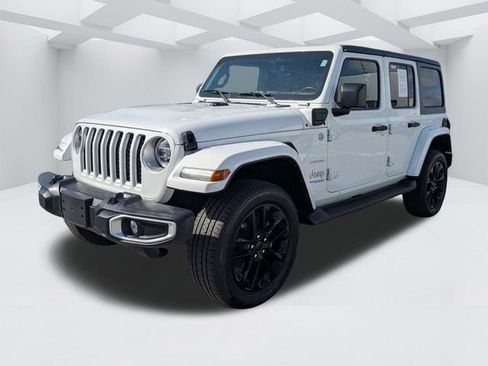 Used 2021 Jeep Wrangler Unlimited Sahara w/ Cold Weather Group AWD/4WD image 10