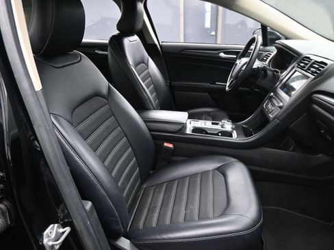 Used 2018 Ford Fusion SE w/ Equipment Group 201A image 15