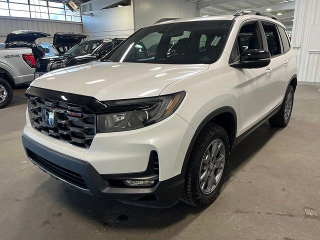 Used 2025 Honda Passport TrailSport image 7