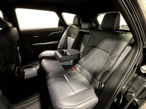 Certified 2025 Toyota Crown Signia image 27