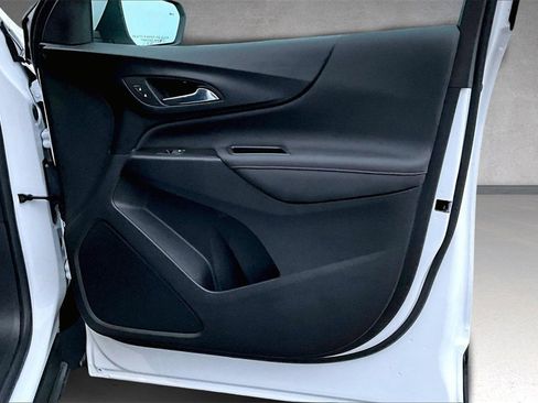 Used 2023 Chevrolet Equinox RS image 27