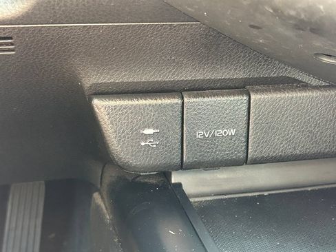 Used 2019 Toyota Camry SE FWD image 25