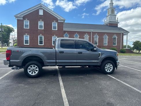Used 2022 Ford F250 XLT AWD/4WD image 4