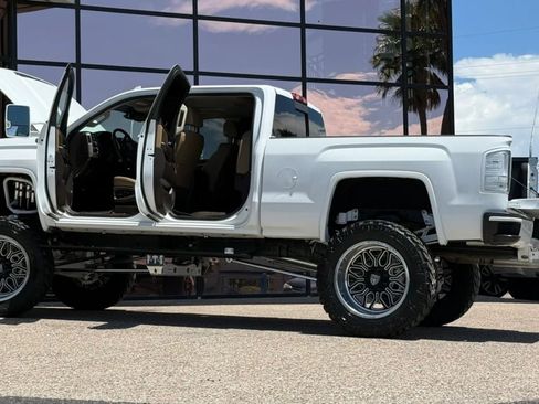 Used 2017 GMC Sierra 3500 Denali w/ Duramax Plus Package AWD/4WD image 33