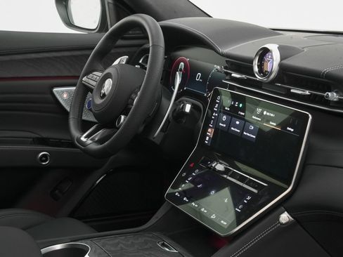 New 2025 Maserati Grecale Modena image 44