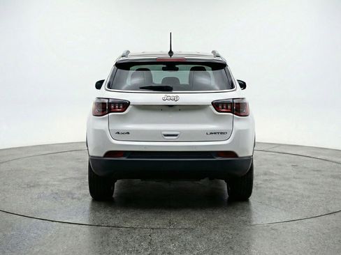 Used 2025 Jeep Compass Trailhawk w/ Trailer Tow Group AWD/4WD image 7