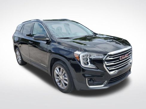 Used 2022 GMC Terrain SLT w/ LPO, Floor Liner Package FWD image 2