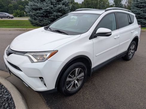 Used 2016 Toyota RAV4 XLE w/ Protection Package AWD/4WD image 5
