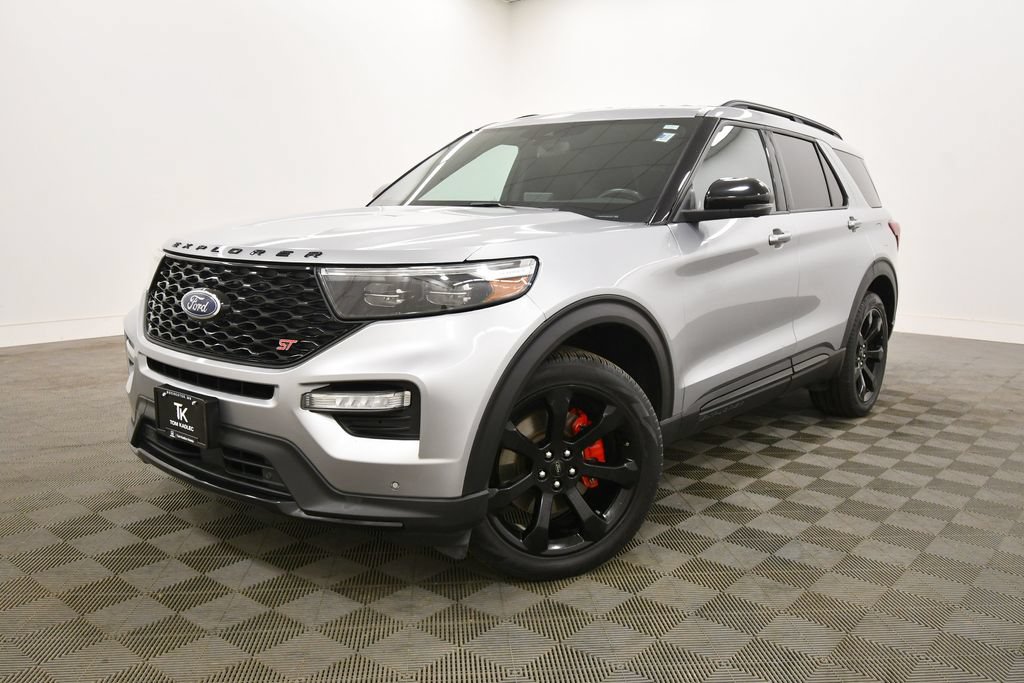 Used 2023 Ford Explorer ST w/ Equipment Group 401A AWD/4WD image 2