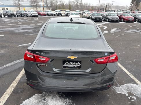 Used 2018 Chevrolet Malibu Hybrid image 4