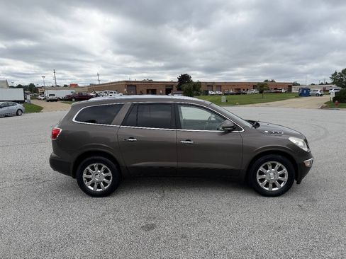 Used 2011 Buick Enclave CXL FWD image 5