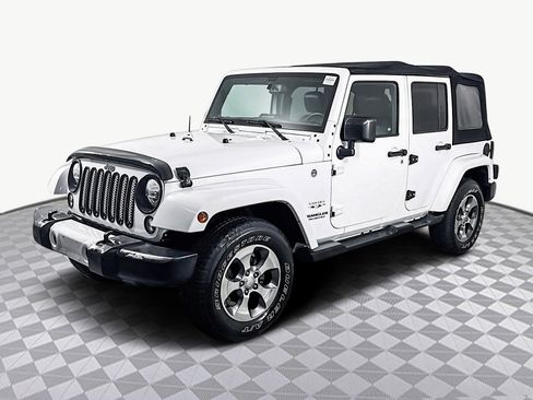 Used 2016 Jeep Wrangler Unlimited Sahara w/ Connectivity Group image 4