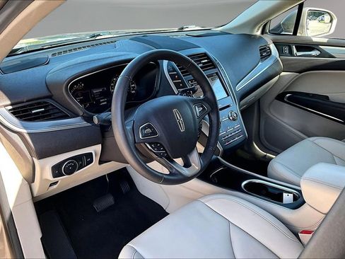 Used 2019 Lincoln MKC Premiere FWD image 18