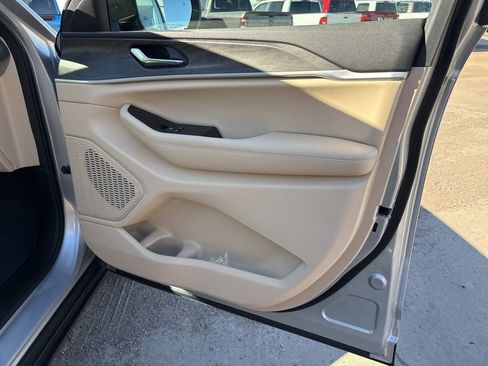 New 2025 Jeep Grand Cherokee L Limited w/ Black Appearance Package AWD/4WD image 25