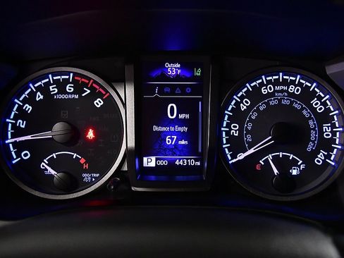 Used 2021 Toyota Tacoma TRD Off-Road image 16