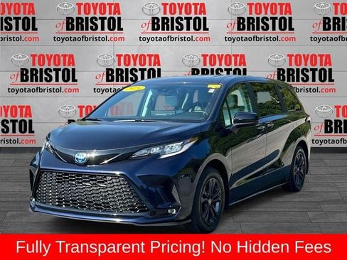 Used 2025 Toyota Sienna XSE AWD/4WD image 8