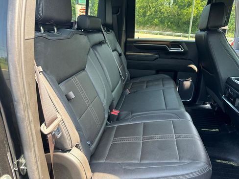 Used 2024 Chevrolet Silverado 2500 High Country w/ High Country Premium Package AWD/4WD image 9