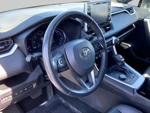 Used 2022 Toyota RAV4 XSE AWD/4WD image 17