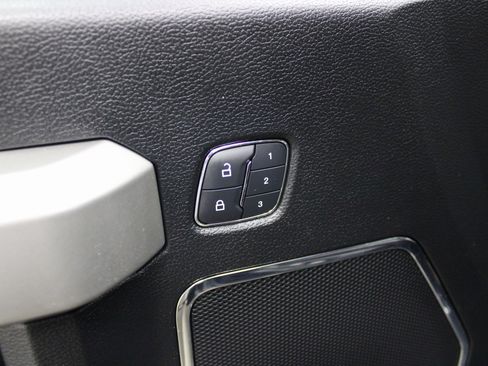 Used 2018 Ford F150 Lariat image 15