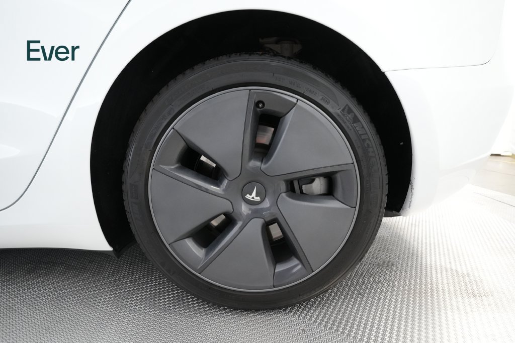 Used 2023 Tesla Model 3 Standard Range RWD image 9