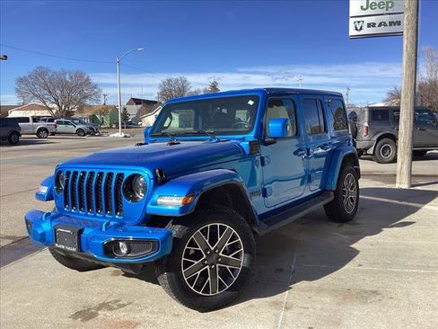 Used 2023 Jeep Wrangler Sahara image 6