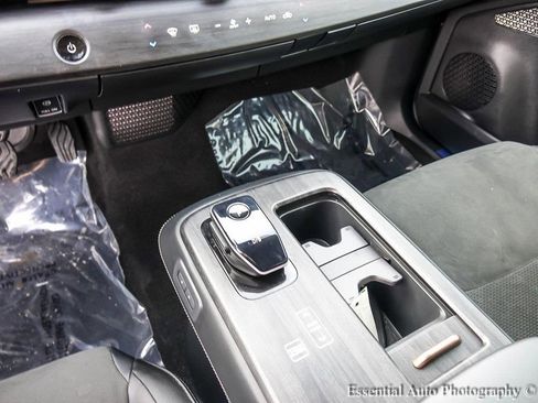 Used 2023 Nissan Ariya AWD image 20