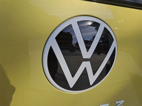 New 2025 Volkswagen ID. Buzz 1st Edition image 13