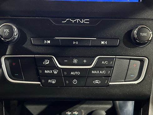 Used 2020 Ford Fusion SE FWD image 65