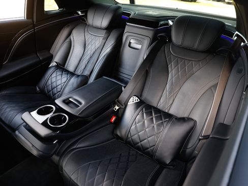 Used 2017 Mercedes-Benz Maybach S 550 4MATIC image 10