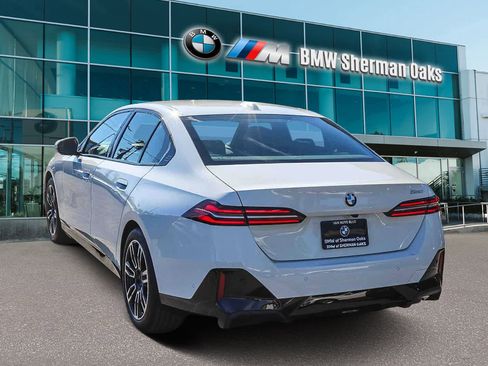 Used 2025 BMW 530i w/ M Sport Package image 6