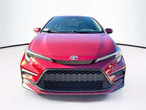 Used 2023 Toyota Corolla SE image 2